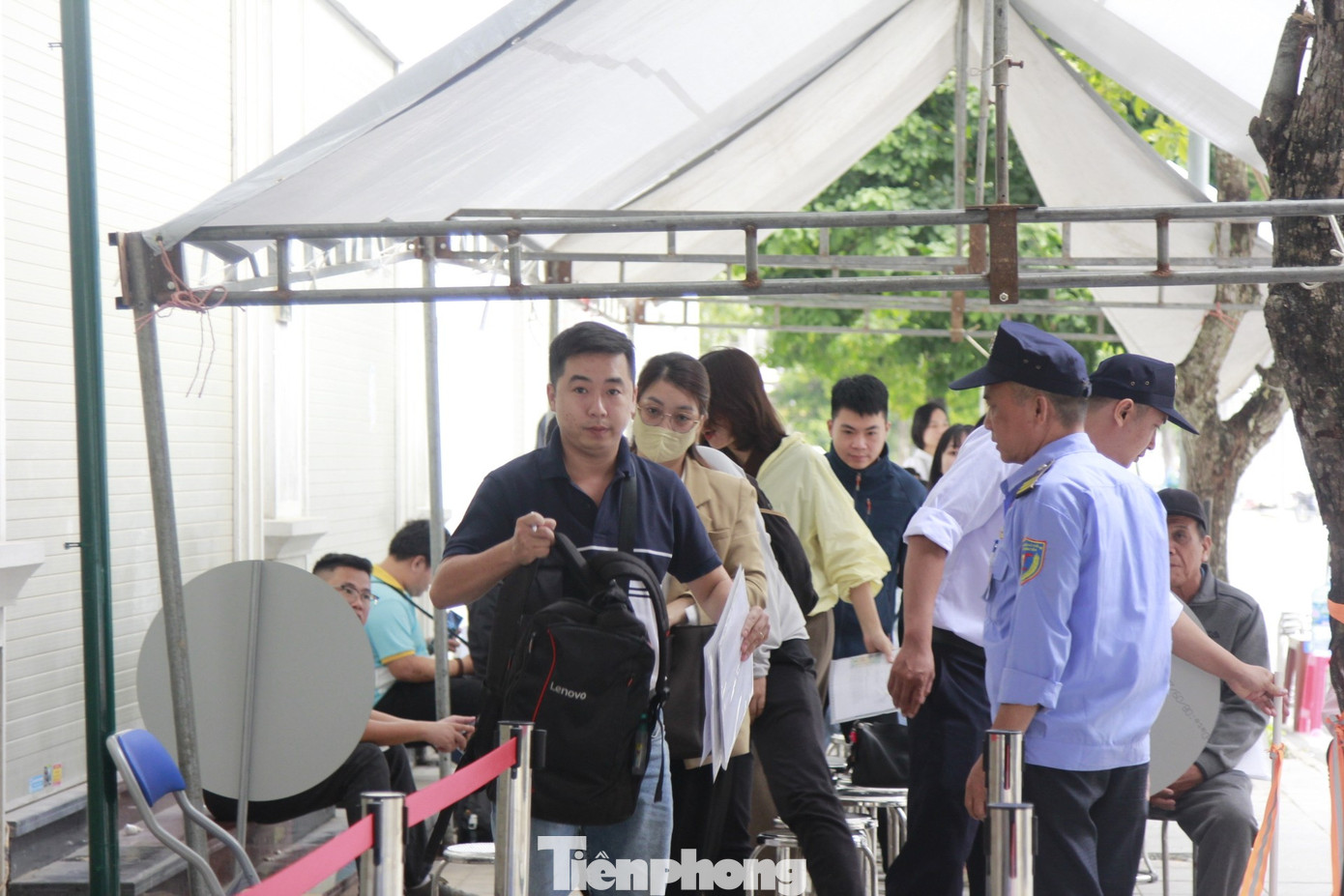 Hà Nội: Không còn cảnh chen chân xếp hàng nộp hồ sơ mua NOXH sau động thái của chủ đầu tư - Ảnh 1