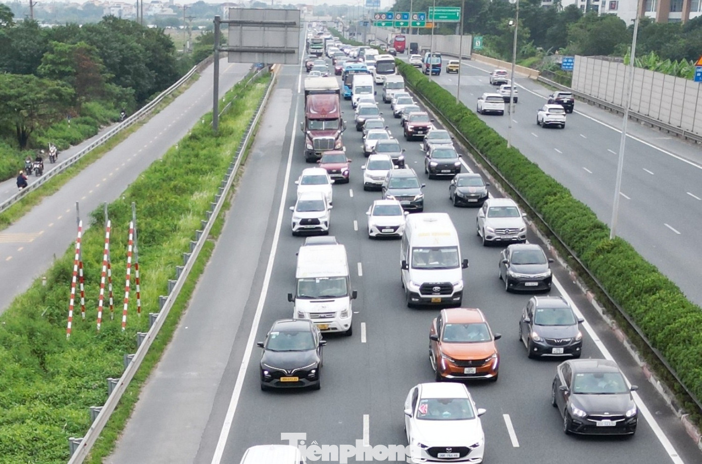 Hiện trạng quá tải trên cao tốc Pháp Vân - Cầu Giẽ sắp mở rộng lên 12 làn xe - Ảnh 3