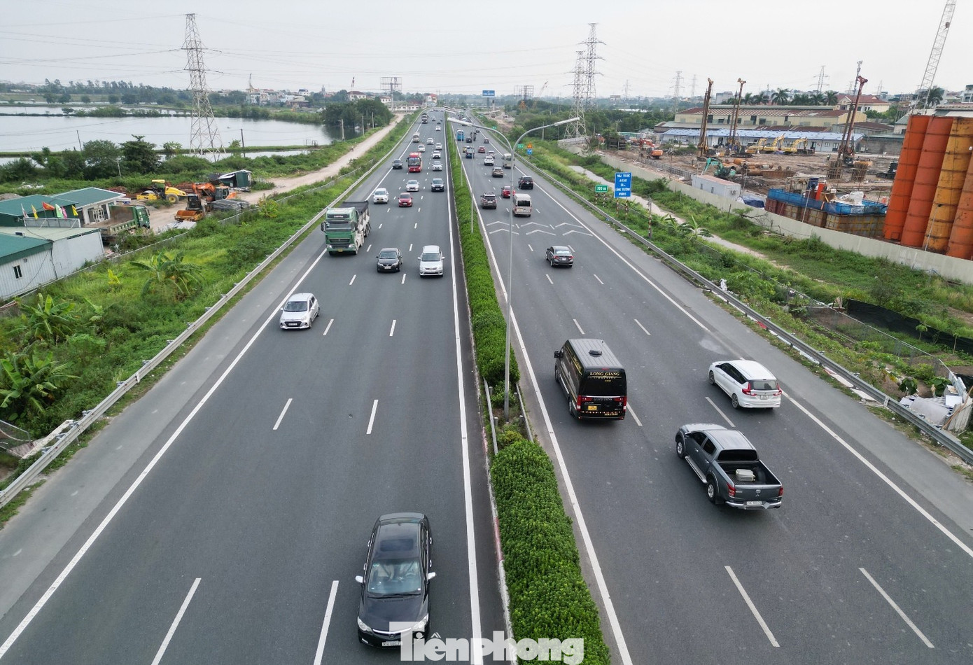 Hiện trạng quá tải trên cao tốc Pháp Vân - Cầu Giẽ sắp mở rộng lên 12 làn xe - Ảnh 7