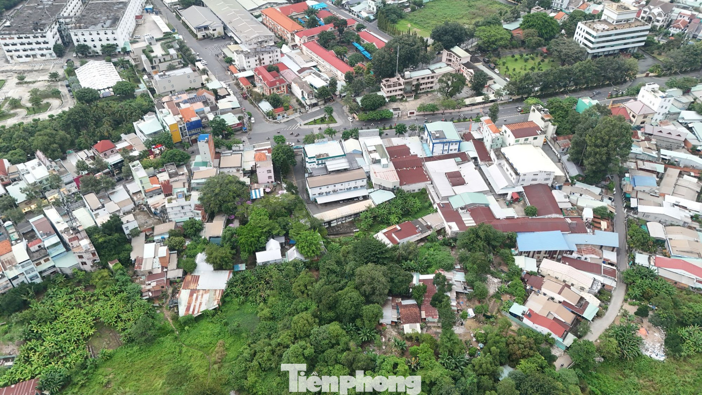 Nhìn từ trên cao khu đất 'vàng’ giữa trung tâm TPHCM bỏ hoang nhiều năm - Ảnh 2