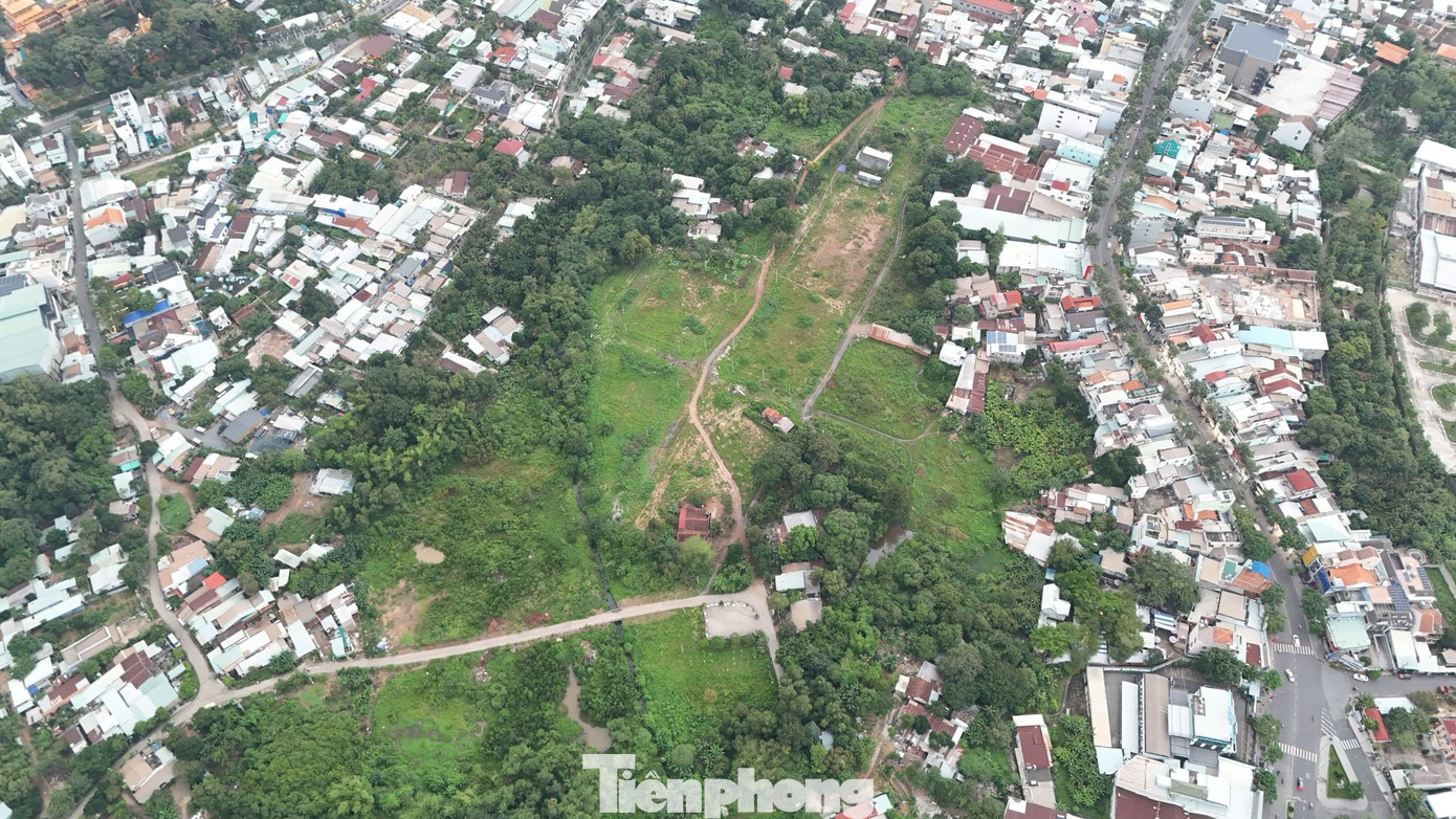 Nhìn từ trên cao khu đất 'vàng’ giữa trung tâm TPHCM bỏ hoang nhiều năm - Ảnh 1