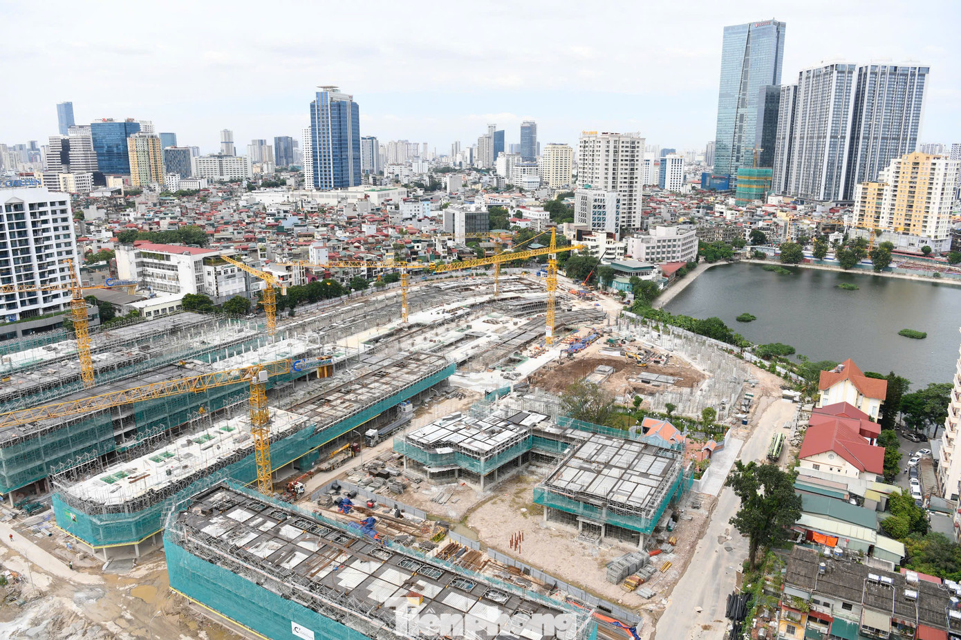 Cận cảnh công trường nghìn tỷ trên khu 'đất vàng' Giảng Võ - Ảnh 1