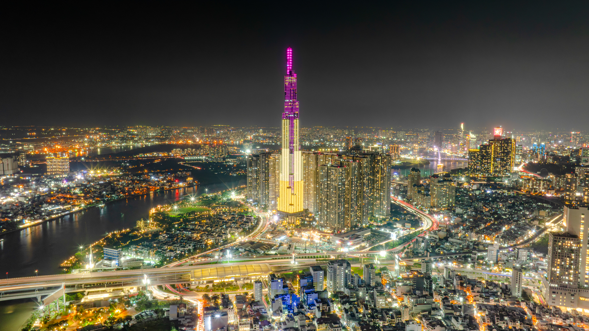 Toà tháp biểu tượng khiến cho căn nhà nào nhìn thấy nó cũng đều tăng giá - Ảnh 1