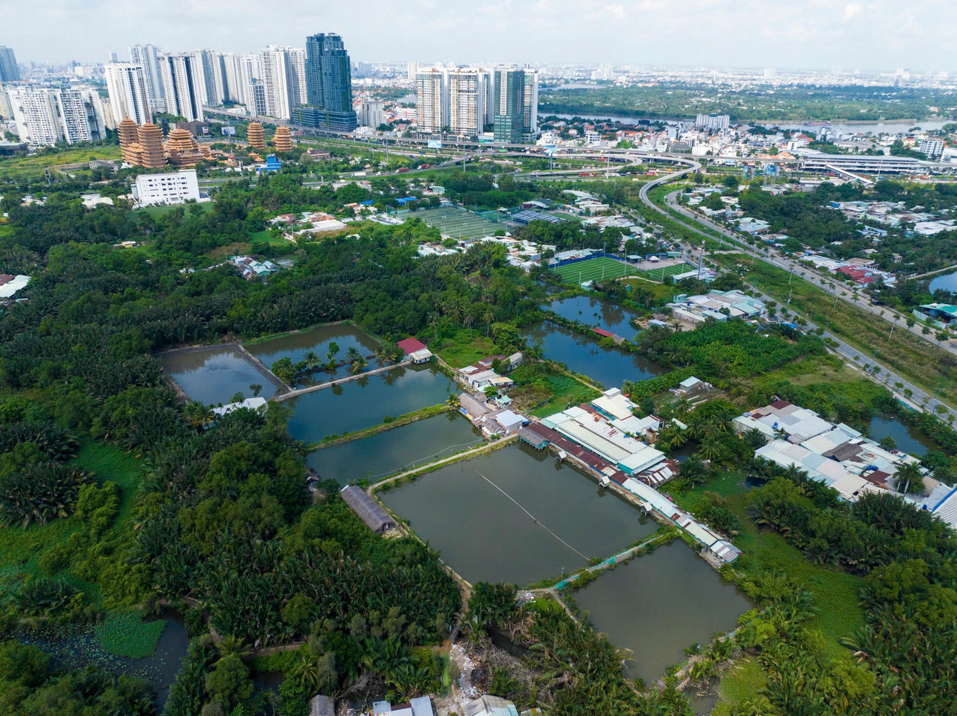 Toàn cảnh khu đất sắp xây sân vận động 50.000 chỗ sau hơn 30 năm 'bất động' - Ảnh 12