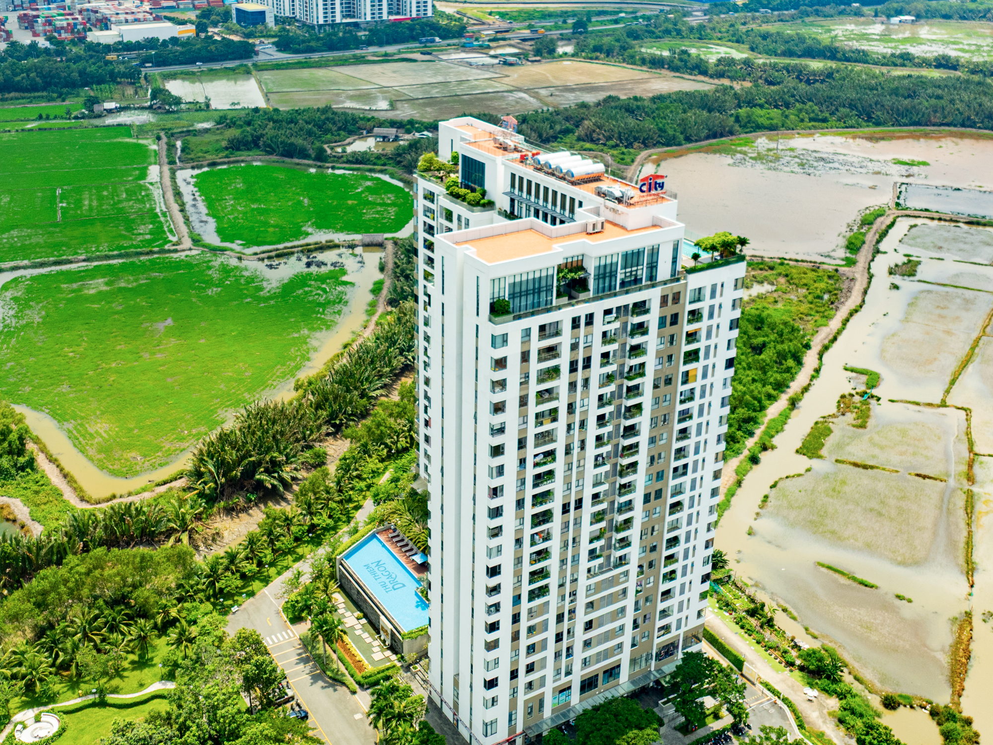 TP.HCM: Đoạn đường dài 8 km nhưng có hơn 10.000 căn hộ chung cư, nối cảng lớn nhất với sân bay rộng nhất Việt Nam - Ảnh 12