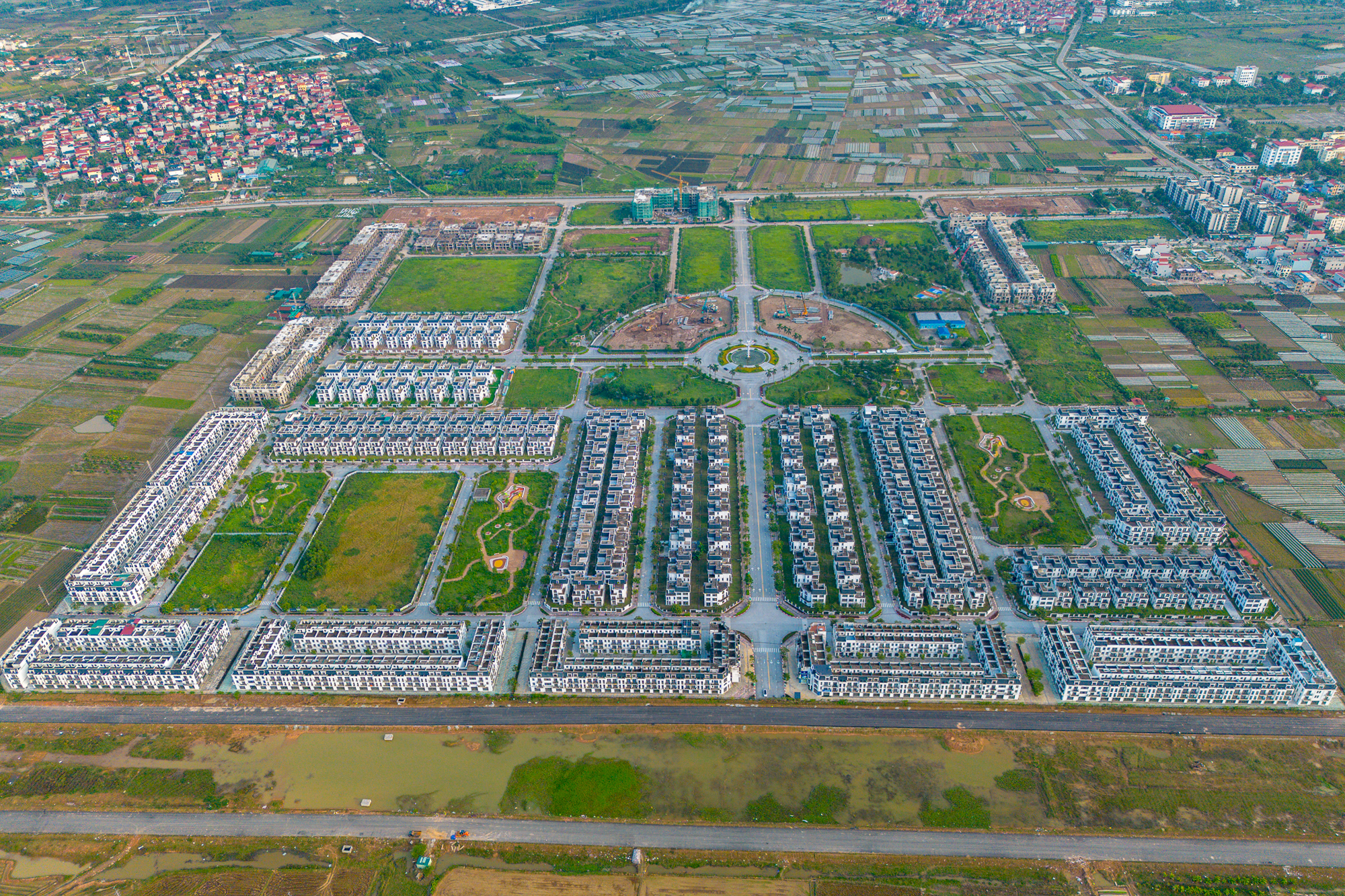 Thay bạn đi xem khu đất rộng hơn phường Hoàn Kiếm, sẽ được Sun Group đầu tư 15.000 tỷ ở điểm nóng Mê Linh - Ảnh 12