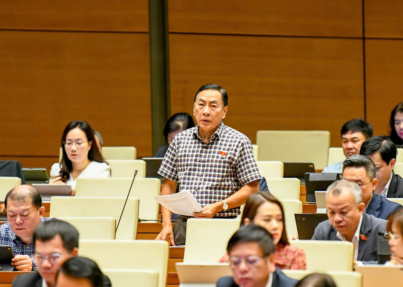 Cán bộ địa chính xuống chỉ vị trí thì làm gì có vụ 'xây nhầm nhà trên đất người khác' - Ảnh 1