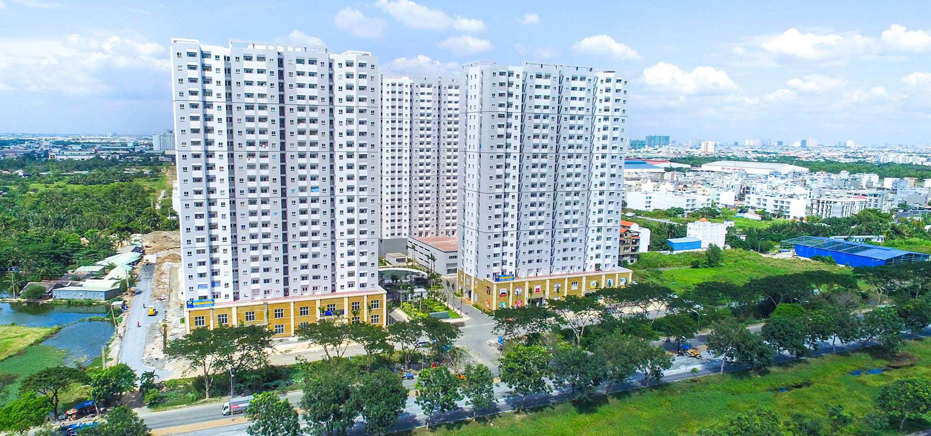 Từng cam kết sẽ xây 50.000 căn nhà ở xã hội cho người thu nhập thấp, đến nay “ông trùm” Hoàng Quân đã đi được bao xa trên hành trình này? - Ảnh 1