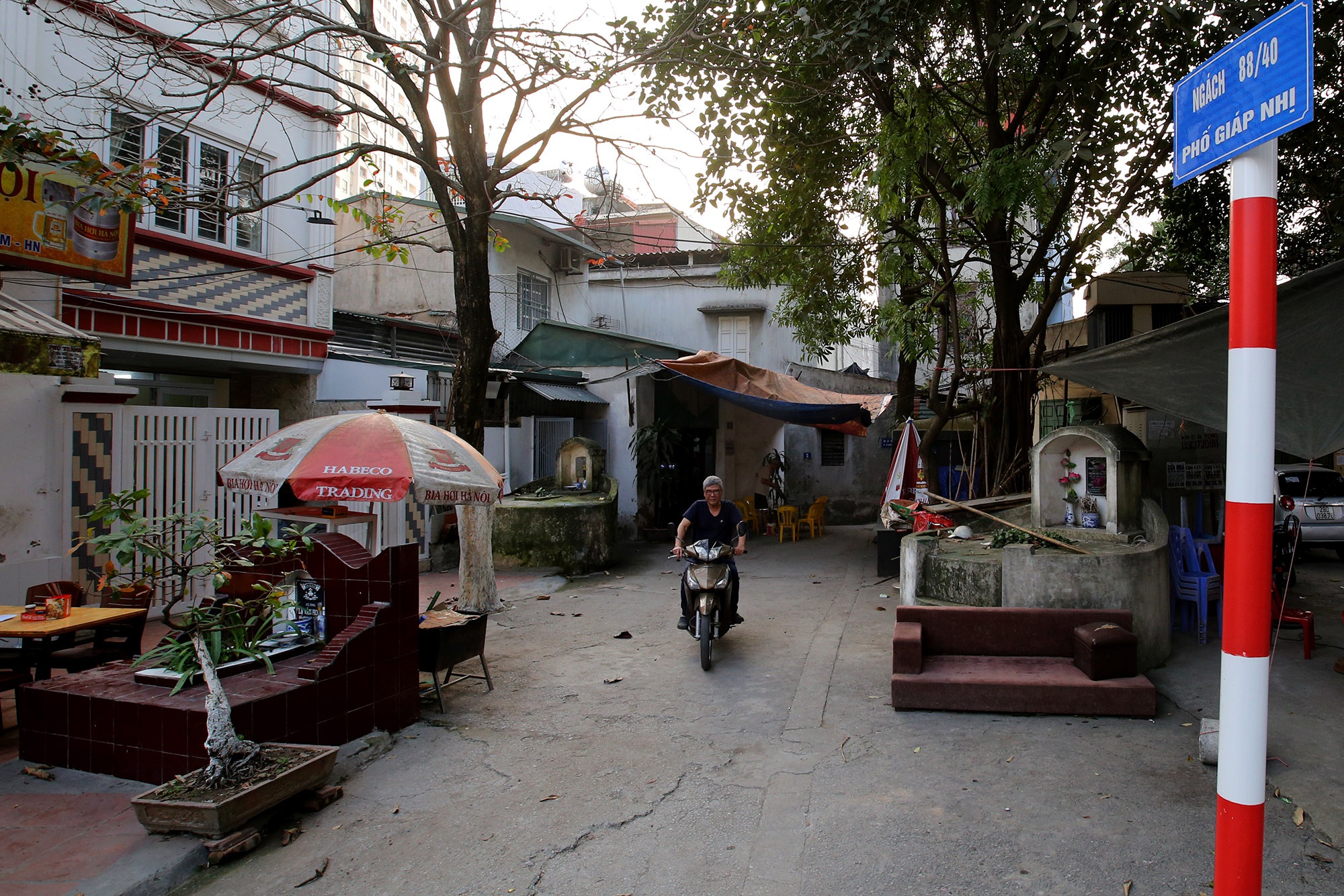 Nhà cạnh nghĩa trang từng bị "chê bai" nhưng nay có giá trên 200 triệu đồng/m2 - Ảnh 1