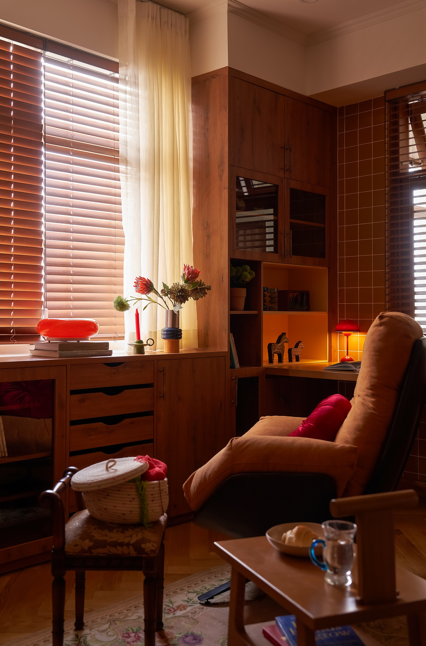 Căn hộ 130m2 được lấy cảm hứng từ những nếp gấp của gỗ - Ảnh 12