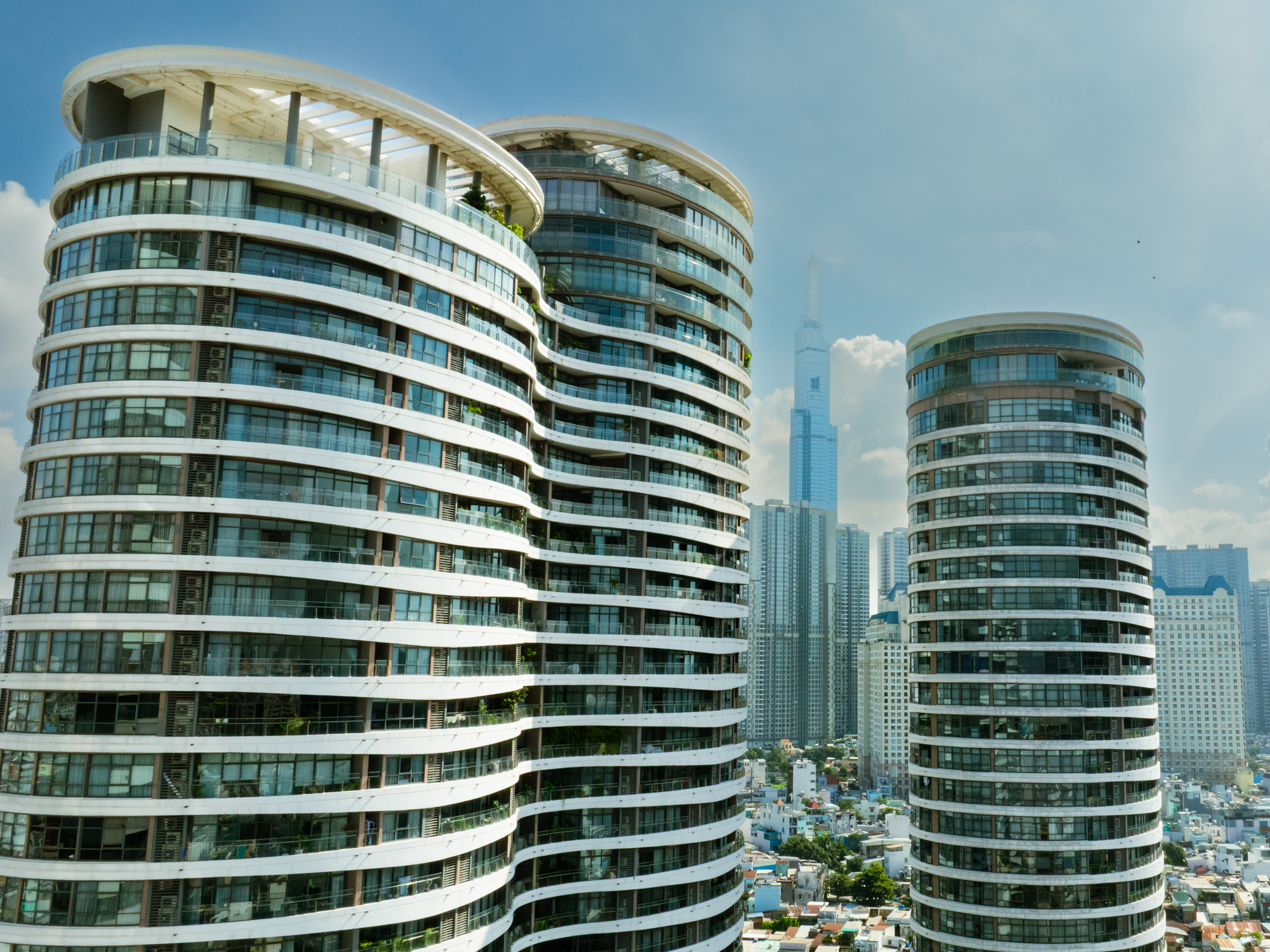 Toà tháp biểu tượng khiến cho căn nhà nào nhìn thấy nó cũng đều tăng giá - Ảnh 3