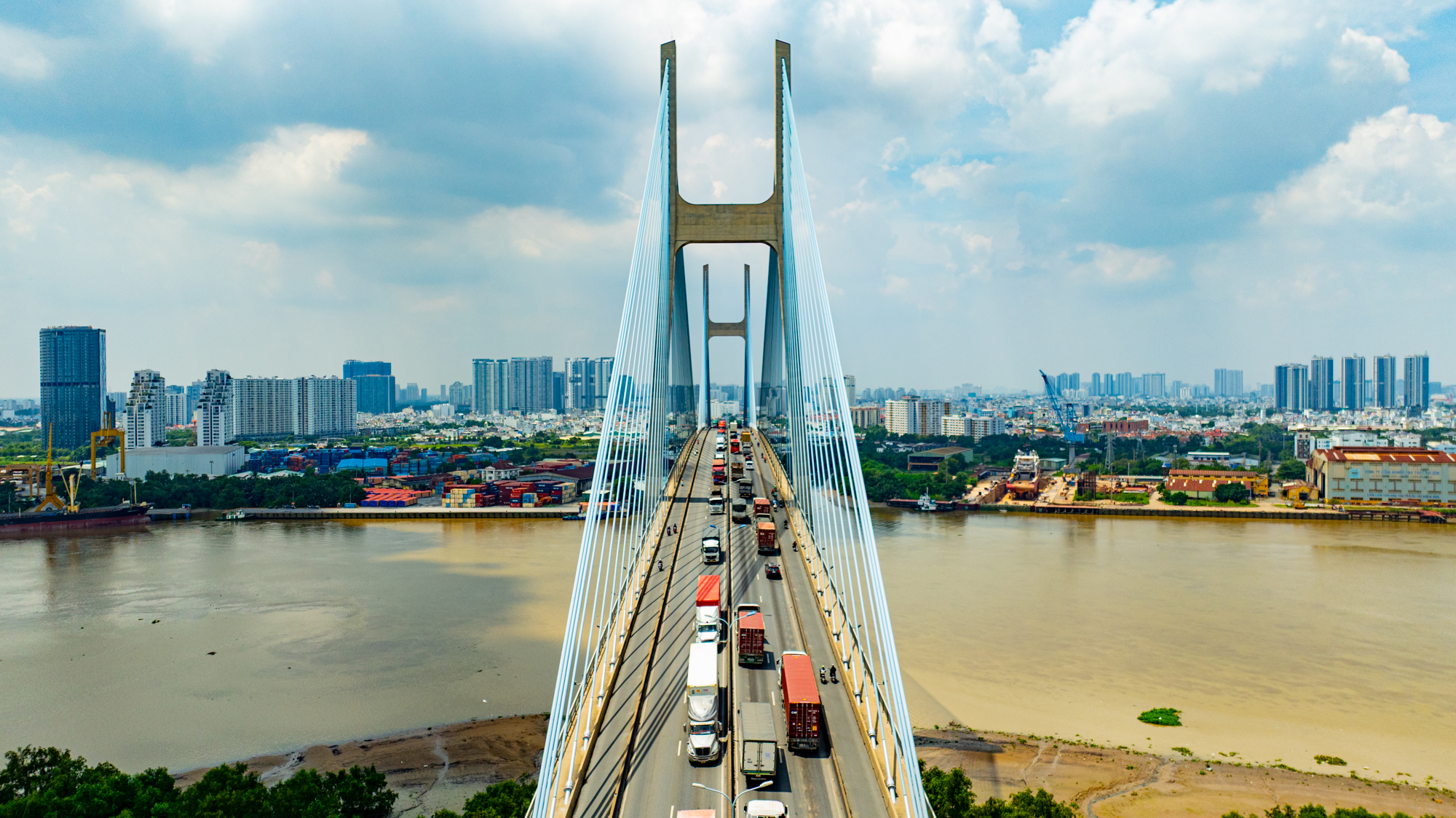 TP.HCM: Đoạn đường dài 8 km nhưng có hơn 10.000 căn hộ chung cư, nối cảng lớn nhất với sân bay rộng nhất Việt Nam - Ảnh 5