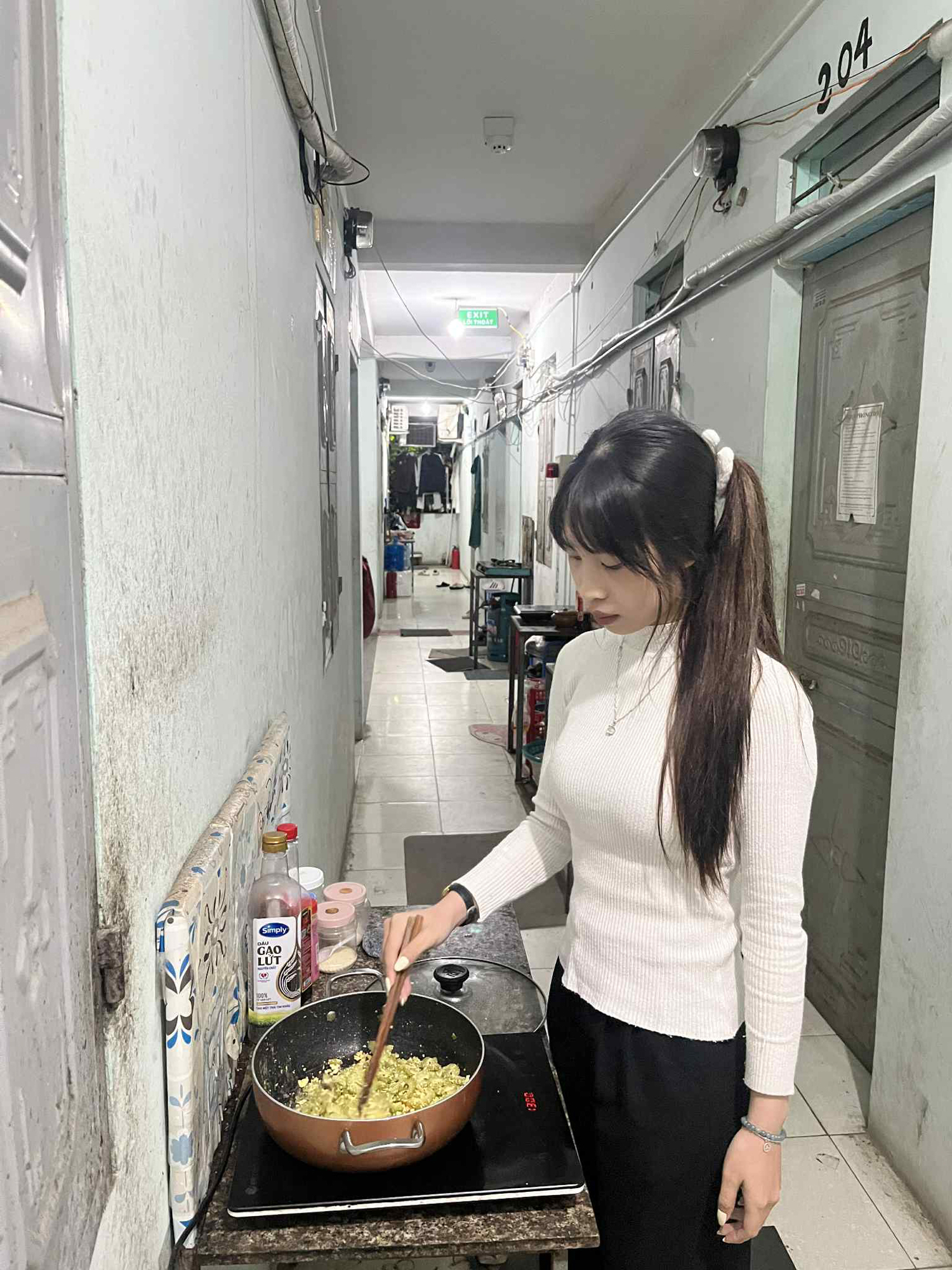 Giá chung cư Hà Nội lên hơn 100 triệu đồng/m2, người lương 5 triệu đang ở đâu? - Ảnh 7