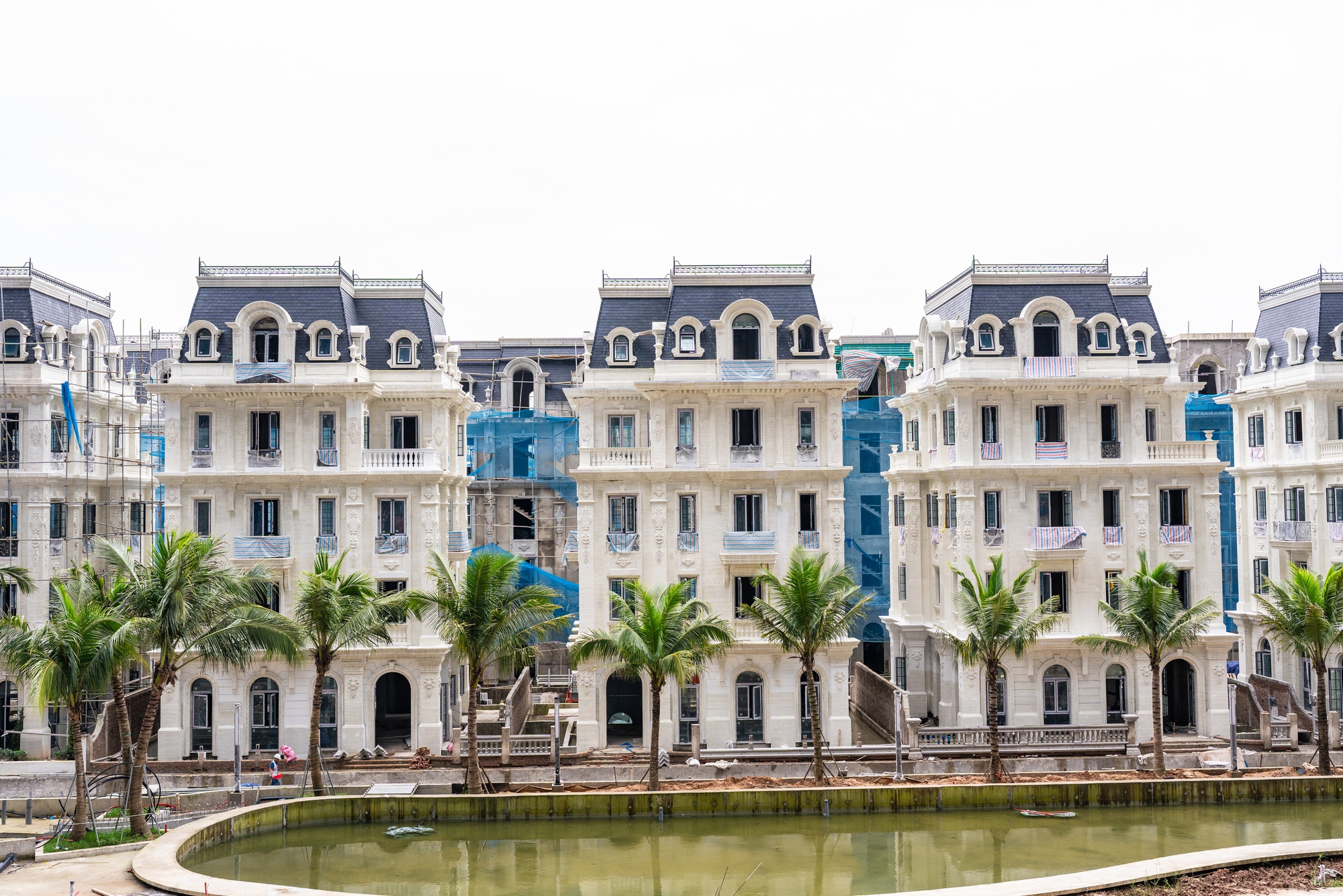 Soi tiến độ thi công các dự án cao cấp của Sunshine Group tại Ciputra và phía Đông Thủ đô - Ảnh 1