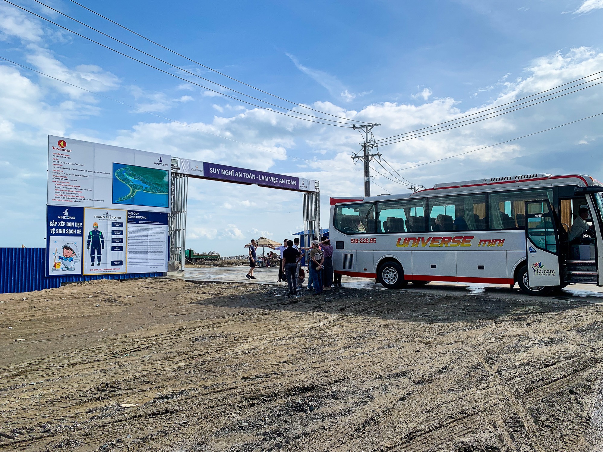Loạt thị trường bất động sản Hà Nội, TP.HCM, Bắc Giang (cũ), Hải Phòng, Lâm Đồng, Khánh Hòa... có diễn biến bất ngờ - Ảnh 2