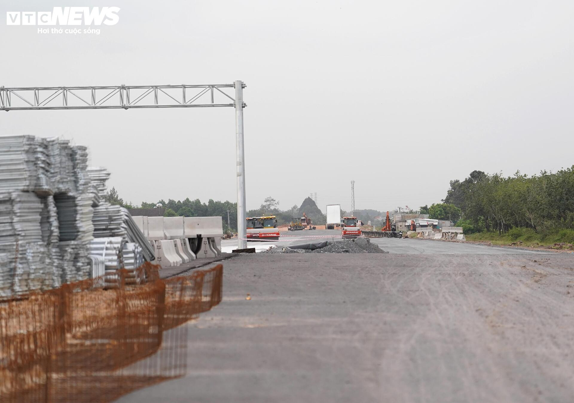 Cận kề ngày thông xe, cao tốc Biên Hòa - Vũng Tàu qua Đồng Nai hiện ra sao? - Ảnh 12