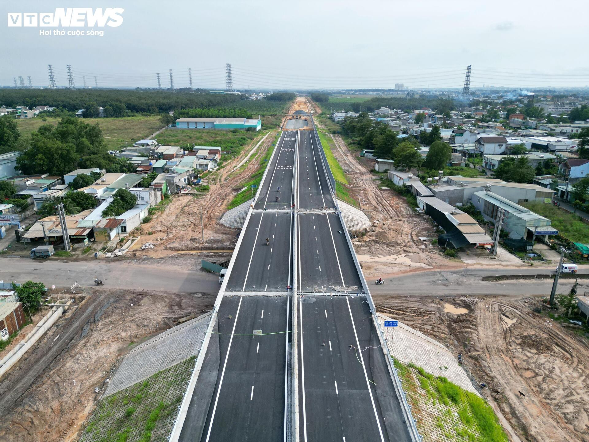 Cận kề ngày thông xe, cao tốc Biên Hòa - Vũng Tàu qua Đồng Nai hiện ra sao? - Ảnh 17