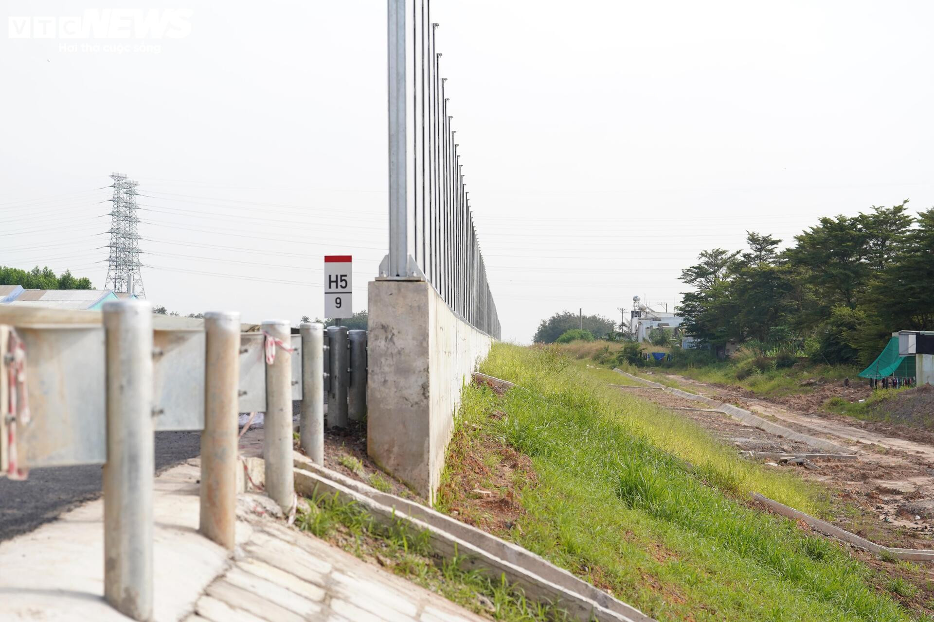 Cận kề ngày thông xe, cao tốc Biên Hòa - Vũng Tàu qua Đồng Nai hiện ra sao? - Ảnh 15