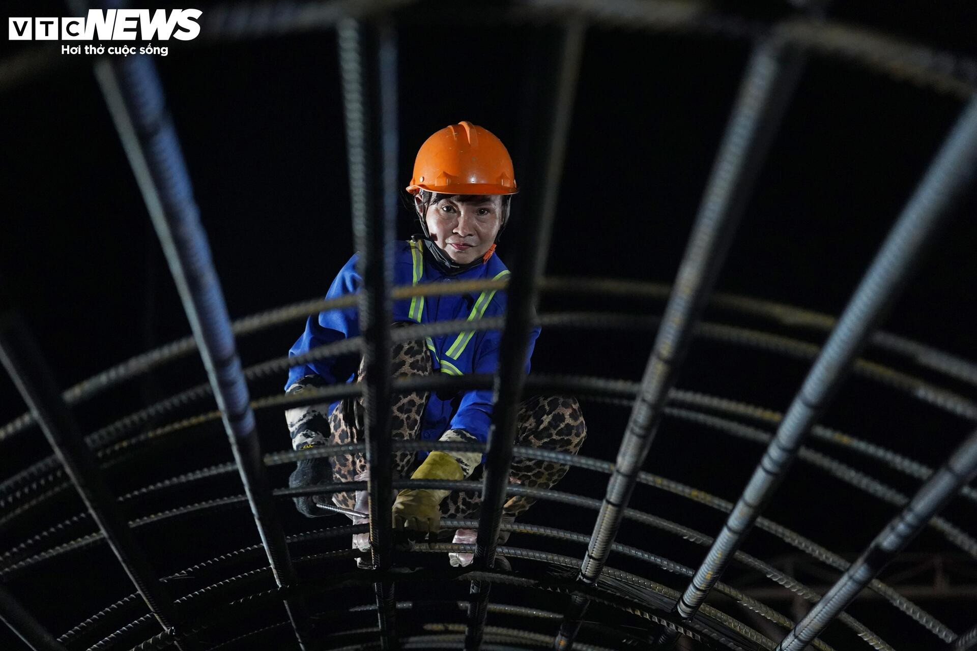 Xuyên đêm thi công cầu nối Cần Thơ - Vĩnh Long - Ảnh 7