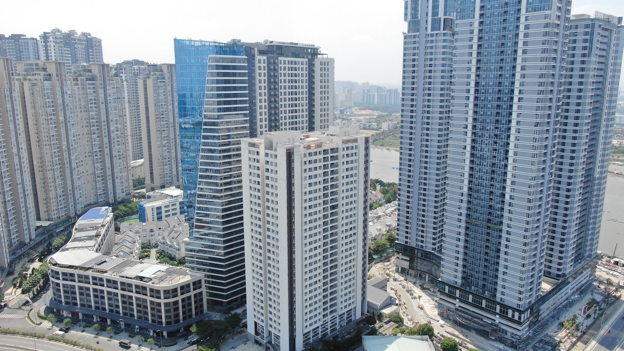 Loạt tuyến phố ở TPHCM 'gánh' hàng trăm tòa chung cư - Ảnh 7