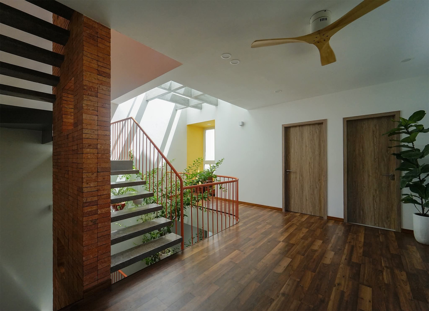 Nhà phố 2,5 tầng tràn ngập ánh sáng tự nhiên - Ảnh 14