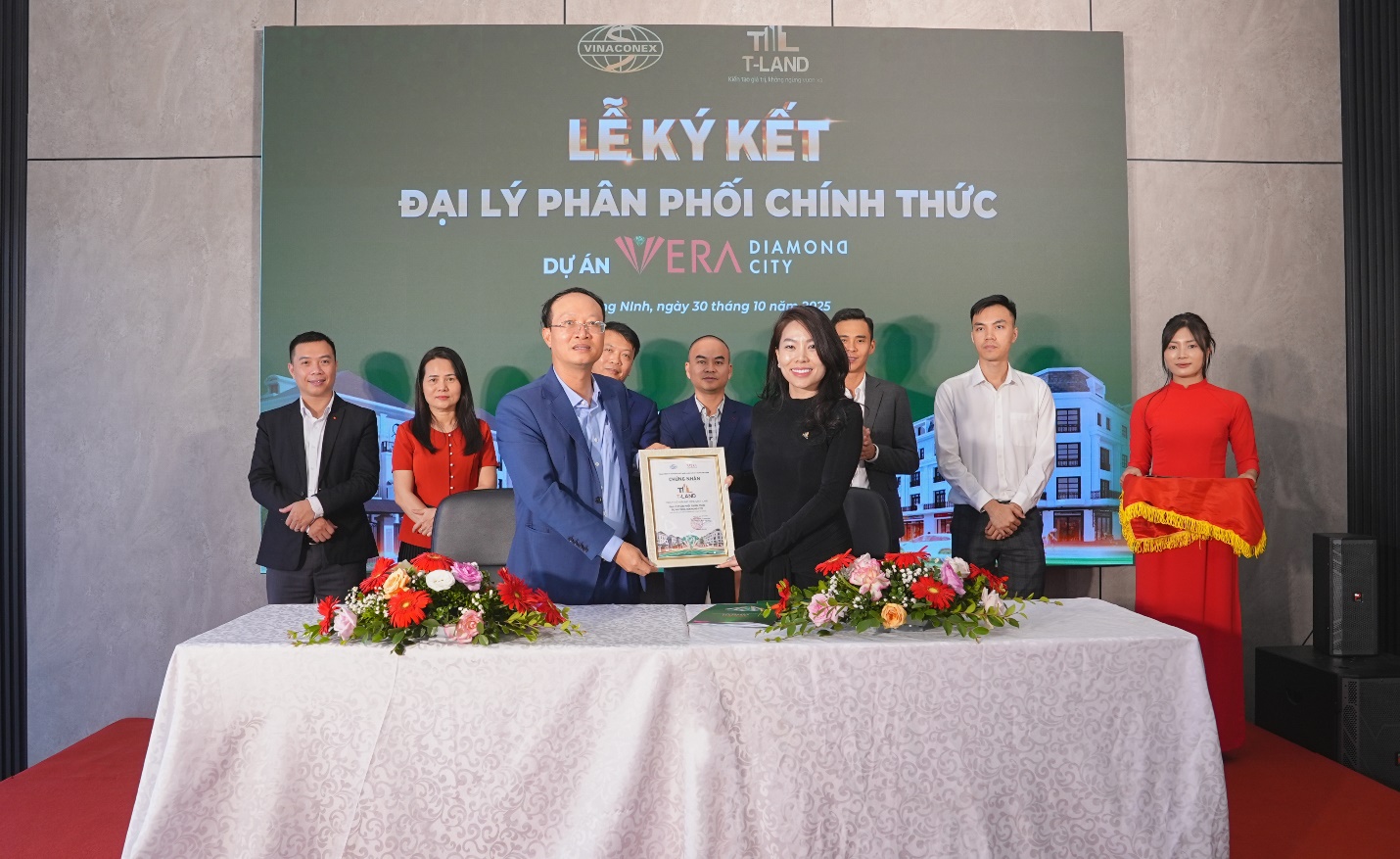 Lễ ký kết với các đại lý phân phối dự án Vera Diamond City Quảng Ninh - Ảnh 1