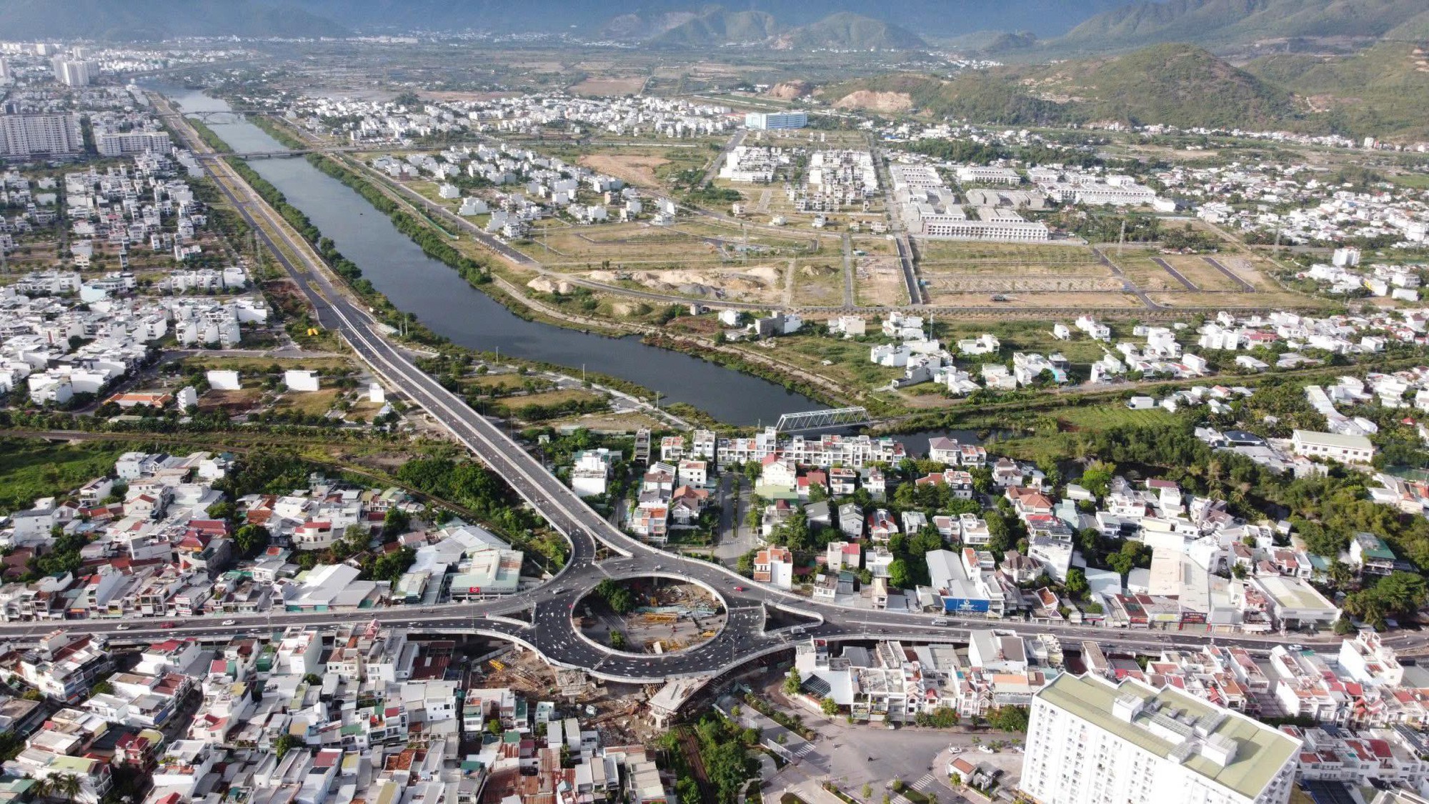 Nha Trang và hành trình tái định vị thành đô thị biển đáng sống - Ảnh 1