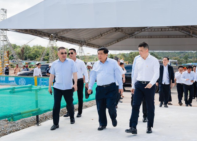 Dự án mở rộng Cảng Hàng không Phú Quốc đột phá tiến độ thi công để đón APEC 2027 - Ảnh 1