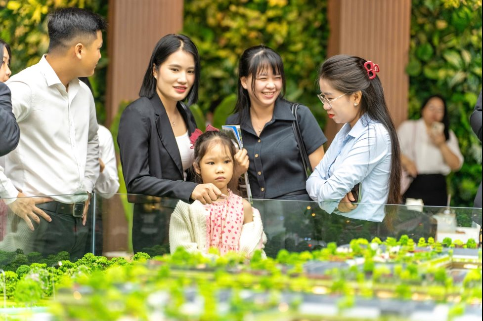 Người trẻ “rộng cửa” mua nhà cuối năm nhờ điều này - Ảnh 2