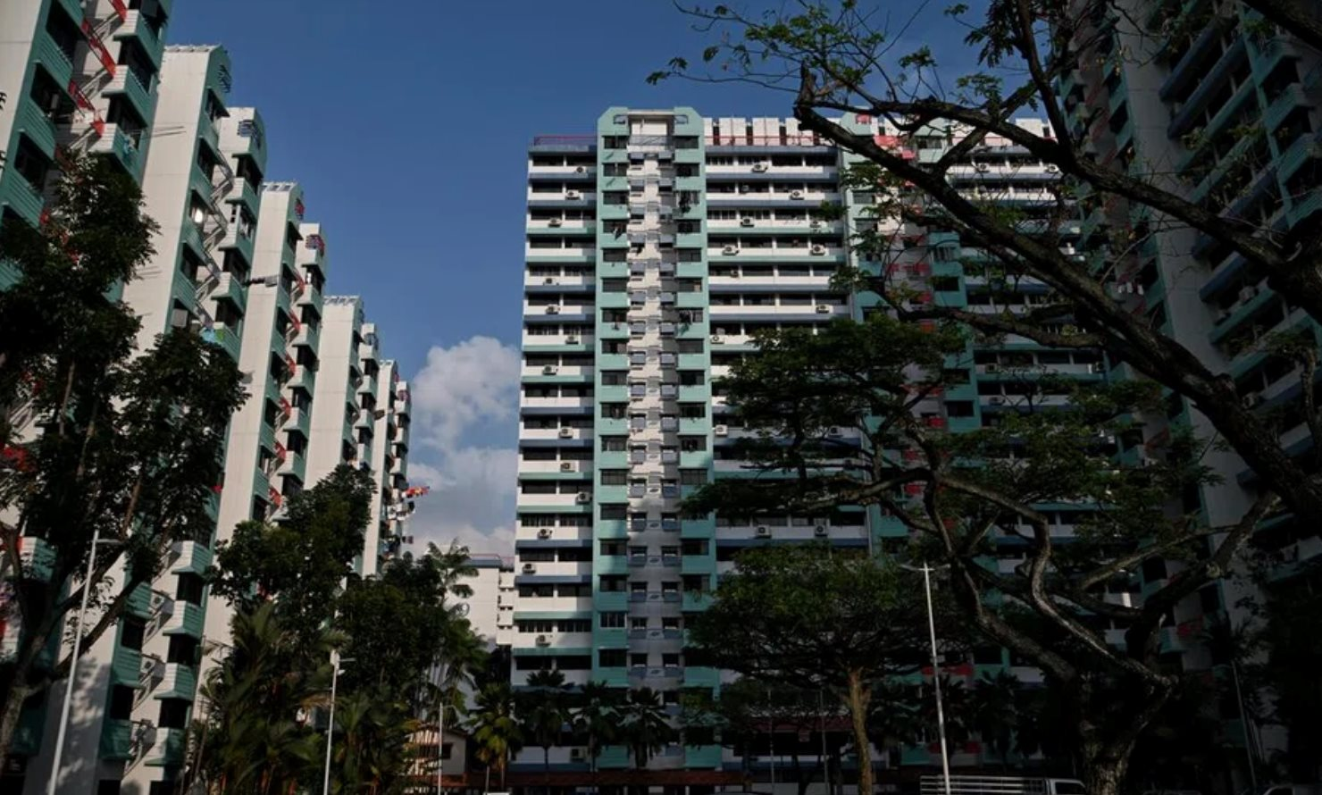 2.000 hộ dân mua nhà ở xã hội nhưng sở hữu ít nhất 3 ô tô, trong đó có Mercedes, Audi: Chuyện lạ đời ở Singapore - Ảnh 1