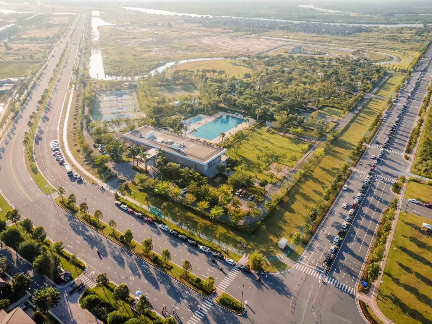 Khu vực giáp ranh TP.HCM có loạt "ông lớn" đổ về đang trở thành điểm "nóng" của thị trường bất động sản - Ảnh 1