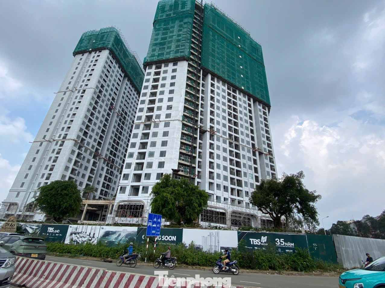 Loạt tuyến phố ở TPHCM 'gánh' hàng trăm tòa chung cư - Ảnh 21