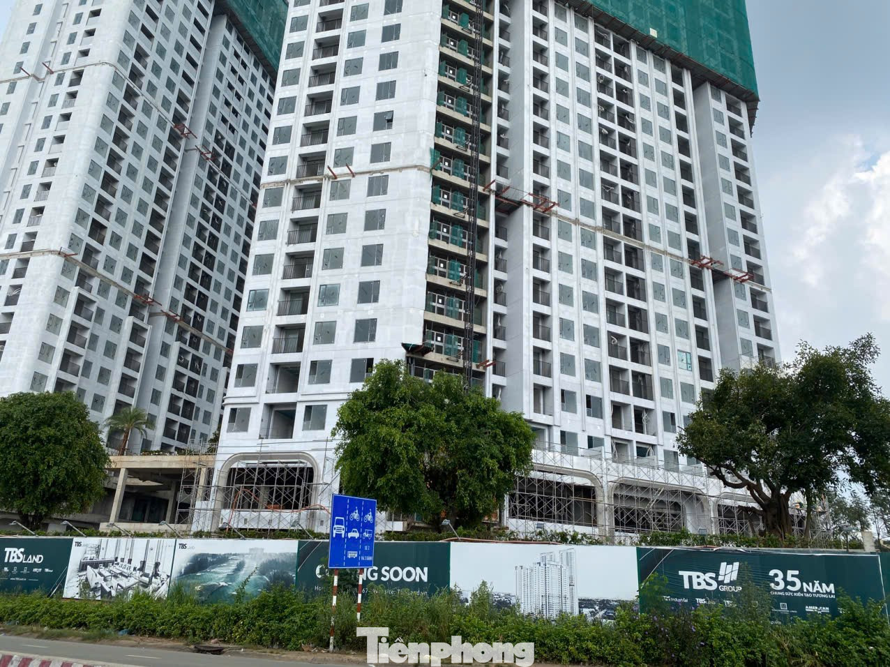 Loạt tuyến phố ở TPHCM 'gánh' hàng trăm tòa chung cư - Ảnh 22