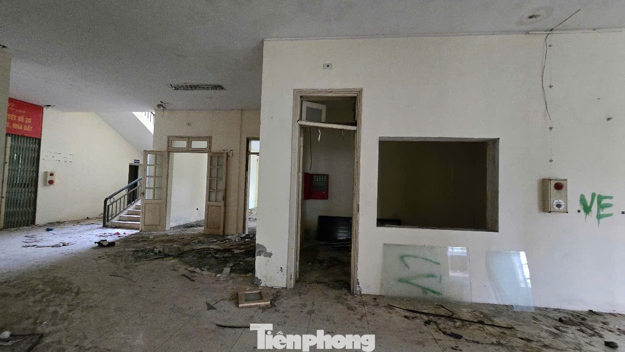 Cảnh lạnh lẽo, lãng phí khu 7 tòa nhà tái định cư bỏ hoang ở Hà Nội - Ảnh 10