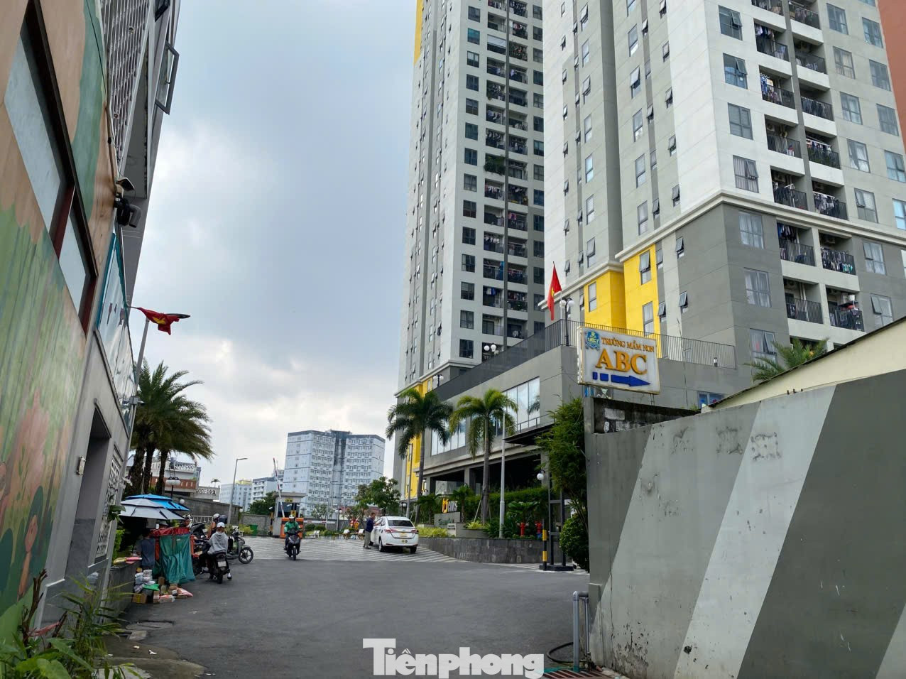 Loạt tuyến phố ở TPHCM 'gánh' hàng trăm tòa chung cư - Ảnh 27