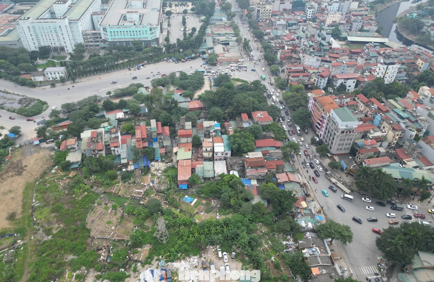 Nút giao ‘dị dạng’ ở Hà Nội lại vỡ tiến độ mặt bằng, giao thông ùn tắc - Ảnh 5