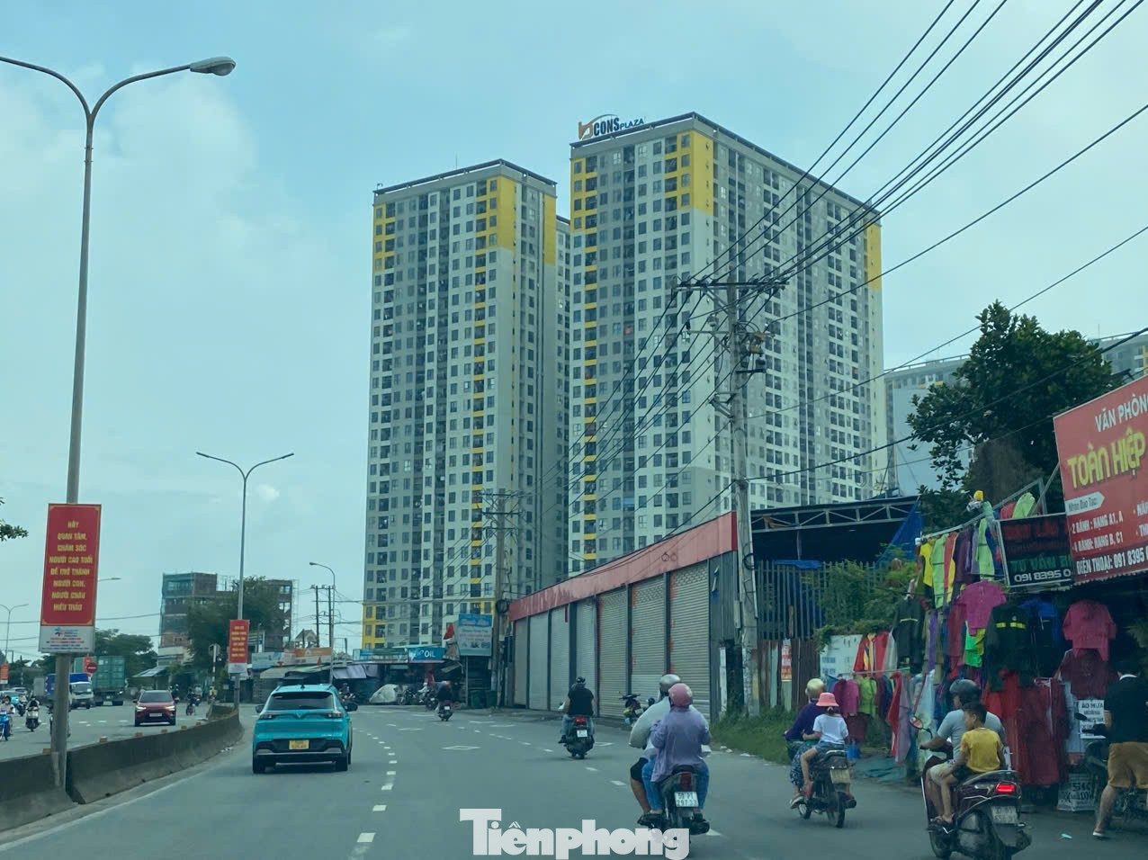 Loạt tuyến phố ở TPHCM 'gánh' hàng trăm tòa chung cư - Ảnh 25