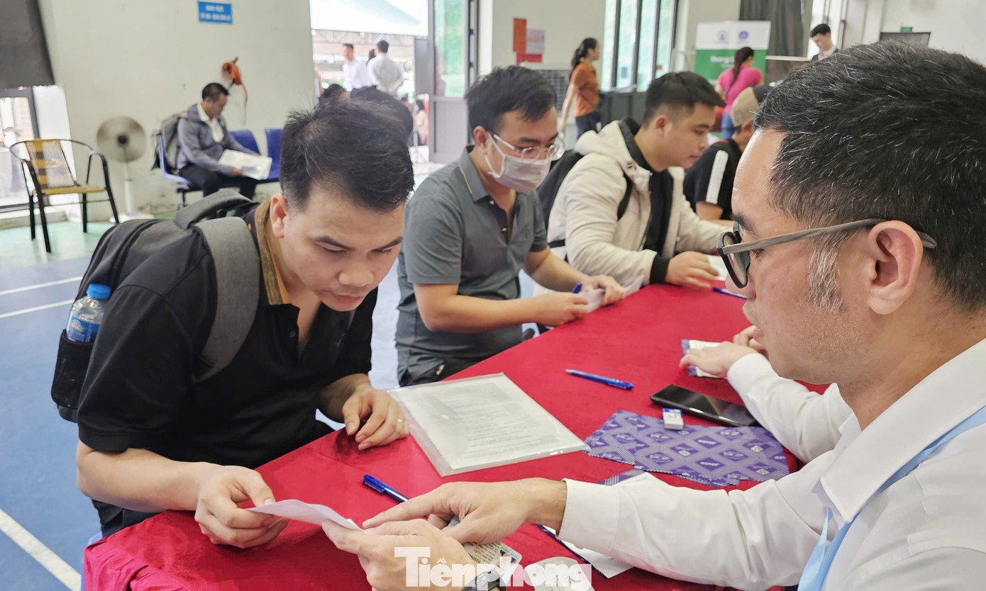 Cận cảnh quy trình bấm số, nhận hồ sơ nhà ở xã hội từ 900 triệu đồng/căn - Ảnh 8