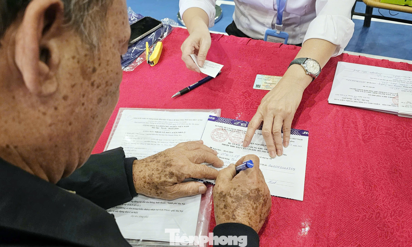 Cận cảnh quy trình bấm số, nhận hồ sơ nhà ở xã hội từ 900 triệu đồng/căn - Ảnh 9