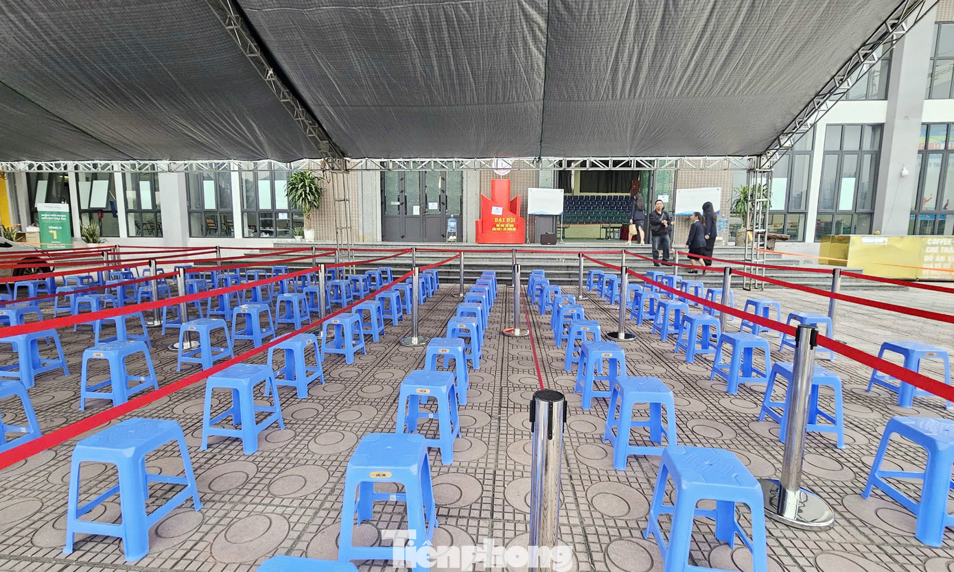 Hàng trăm người chen chân nộp hồ sơ dự án nhà ở xã hội CT3 Kim Chung, giá từ 900 triệu đồng/căn - Ảnh 5