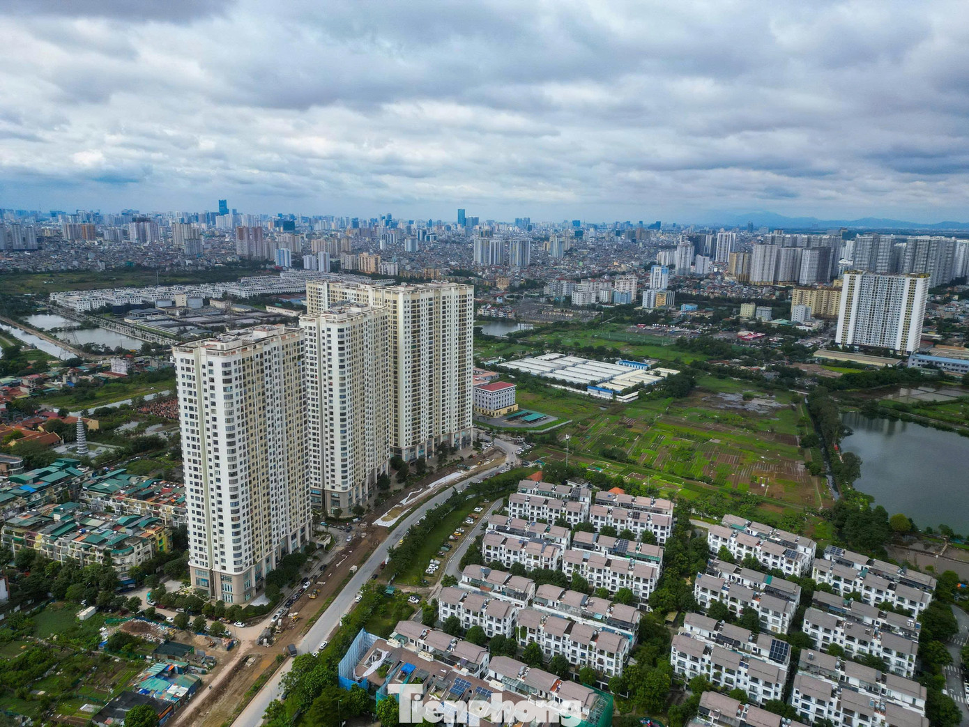 Toàn cảnh tuyến đường hơn trăm tỉ nối hai vành đai Hà Nội đang dần hoàn thiện - Ảnh 1