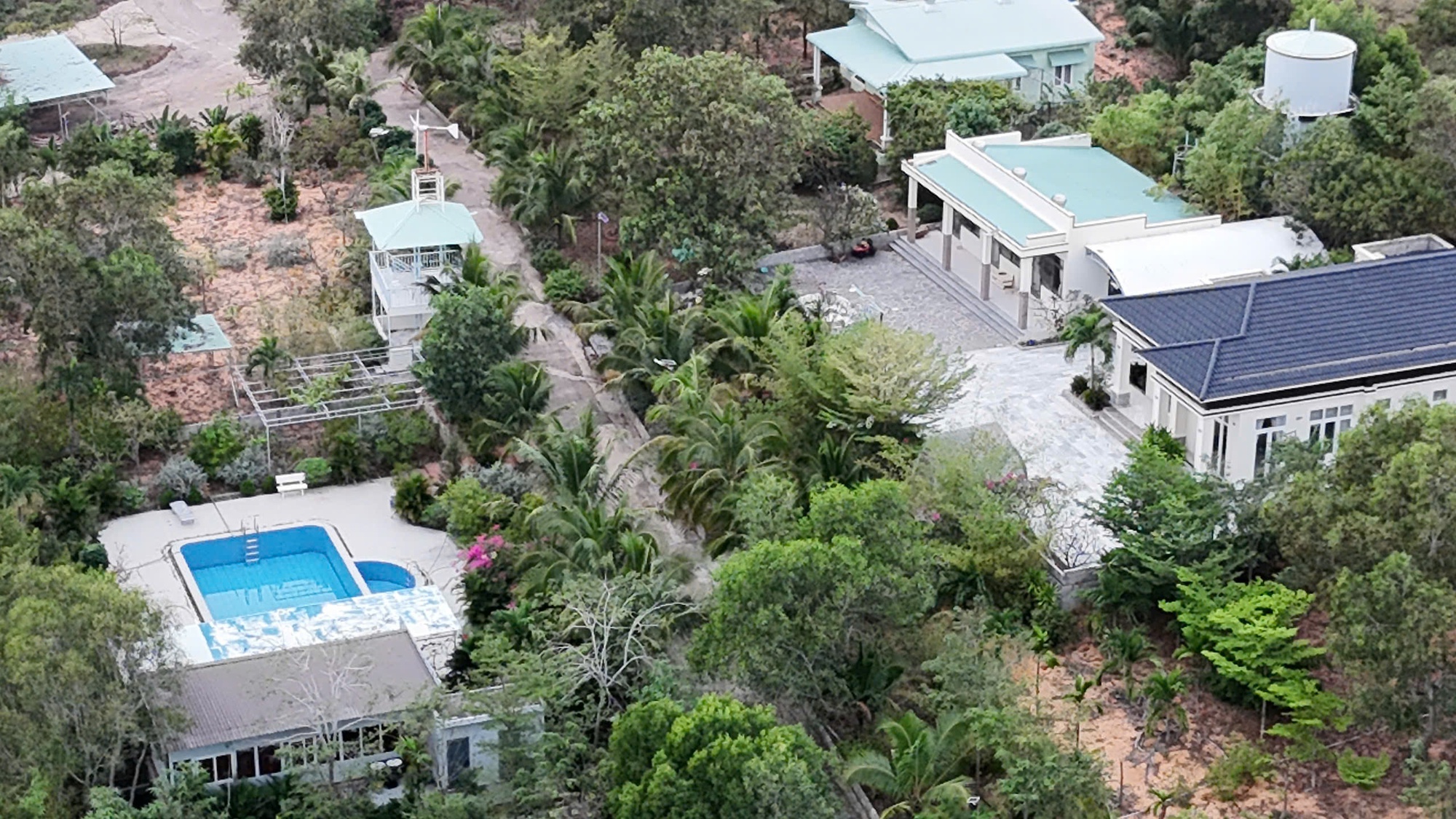 Đang cưỡng chế thu hồi hơn 66.000 m² đất lấn chiếm tại Đồi Cát Bay Mũi Né - Ảnh 2