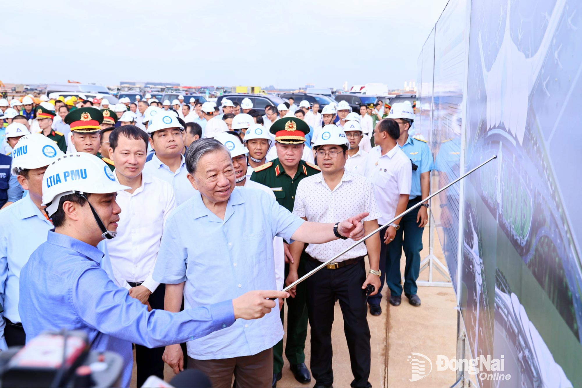 Trước ngày trọng đại, Tổng Bí thư Tô Lâm thị sát và động viên toàn lực lượng thi công siêu dự án 16 tỷ USD của Việt Nam - Ảnh 2