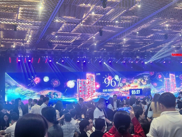 Bộ Xây dựng lên tiếng khi giá căn hộ chung cư 'tăng phi mã' - Ảnh 1