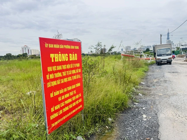 TP.HCM ra quân xử lý điểm nóng xây dựng không phép tại Khu đô thị An Phú - Ảnh 4