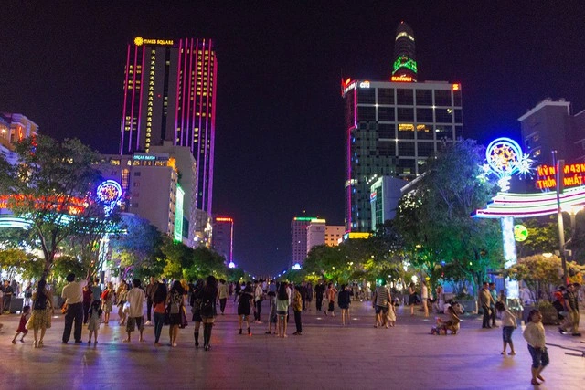 Những tuyến phố trung tâm đô thị và công thức tạo giá trị cho bất động sản - Ảnh 1