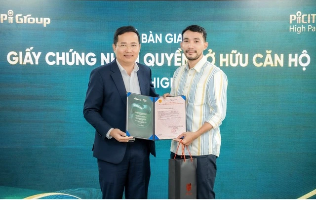 Cư dân Picity High Park nhận bàn giao giấy Chứng nhận quyền sở hữu căn hộ - Ảnh 1