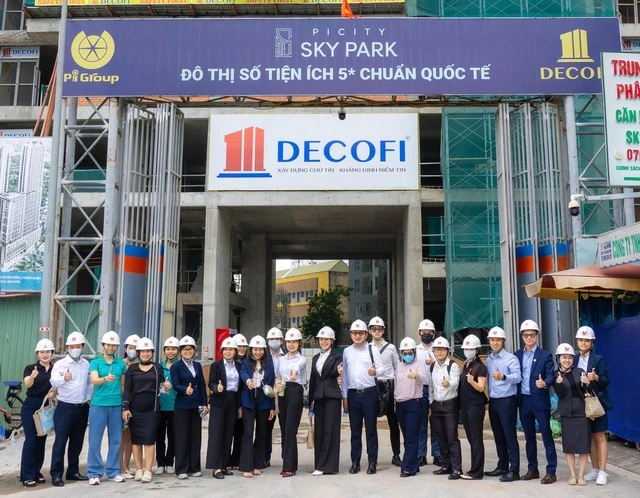 Hàng trăm khách hàng tham quan căn hộ thực tế Picity Sky Park - Ảnh 2