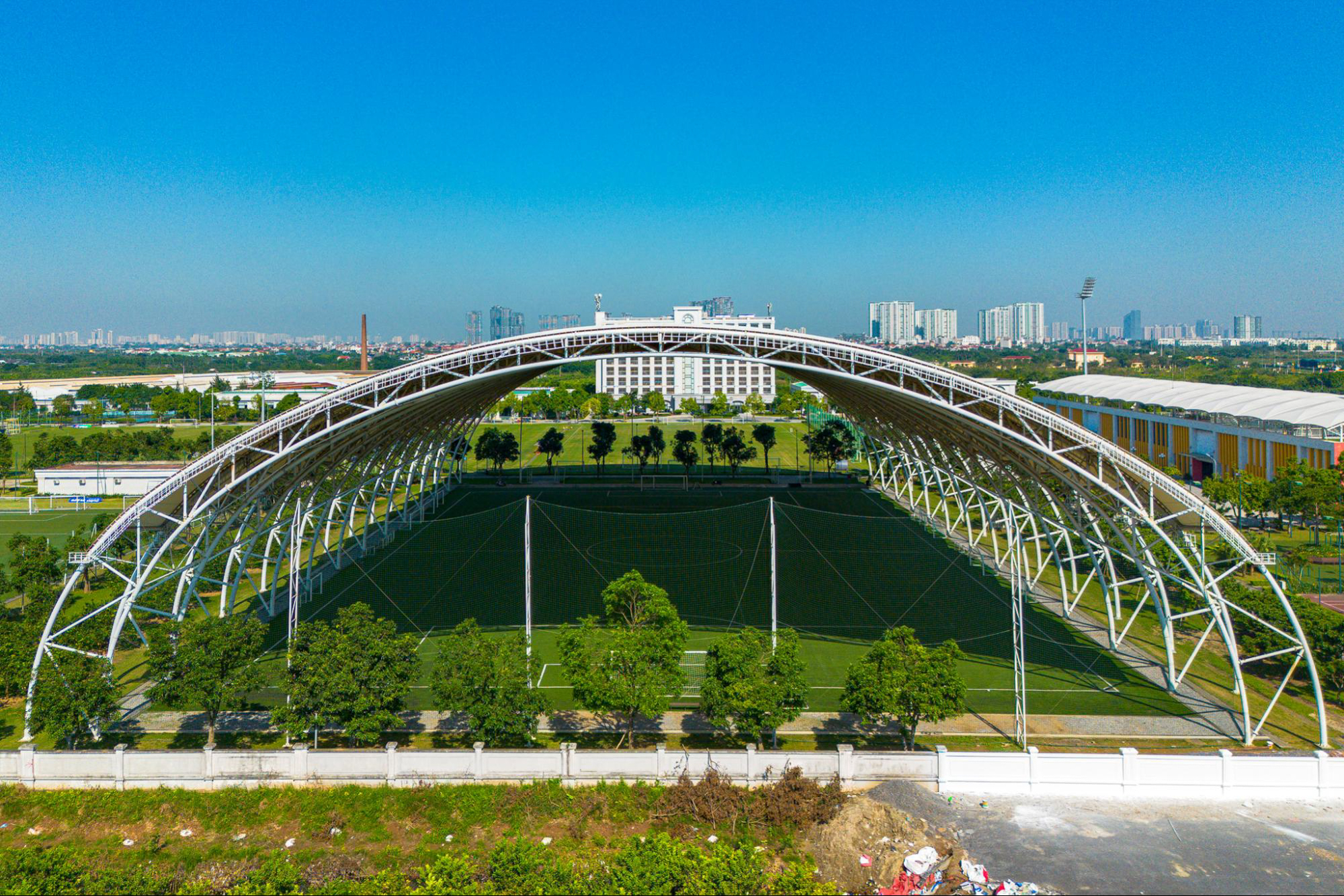 Cuộc đua siêu sân vận động: Vingroup xây sân có mái che lớn nhất thế giới, Sun Group làm sân 50.000 chỗ ngay cạnh trung tâm - Ảnh 13