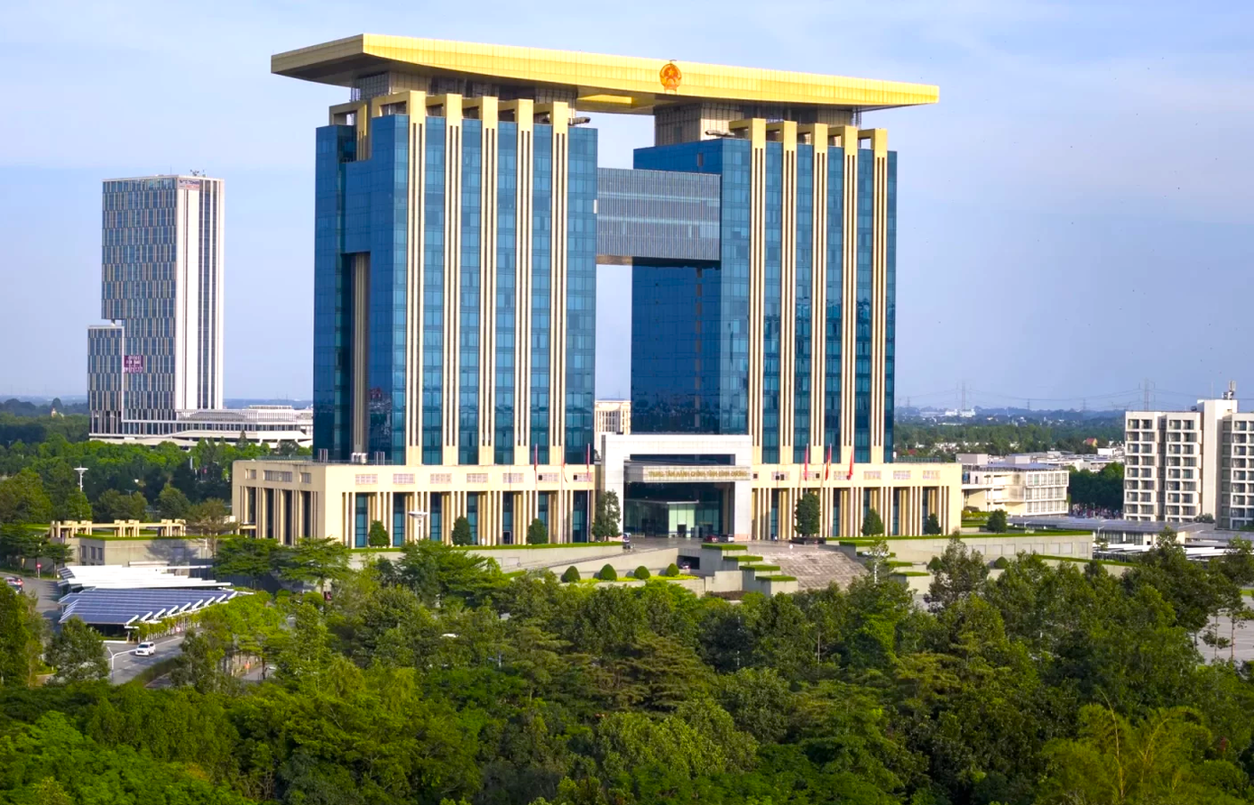 Tòa tháp hành chính đẹp nhất nước ở Bình Dương giờ ra sao? - Ảnh 2